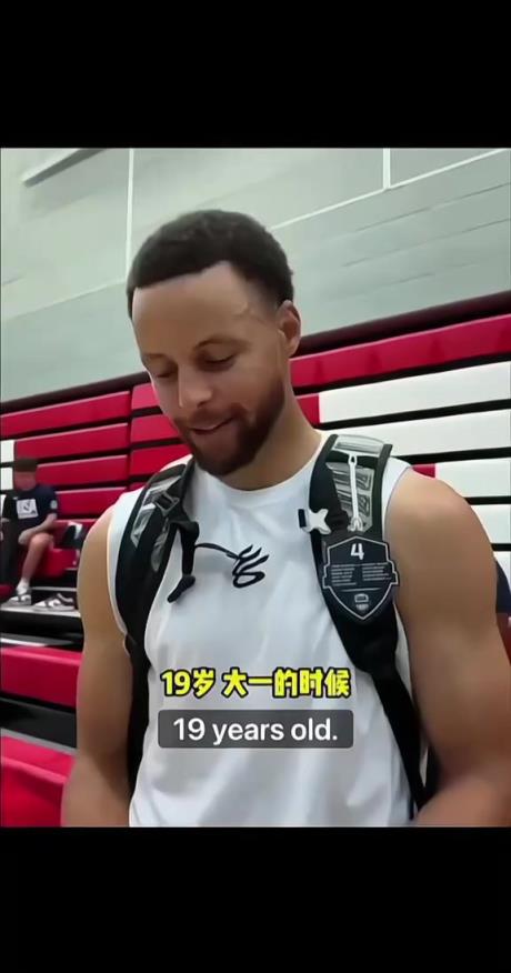 美國(guó)男籃問(wèn)答：第一次扣籃時(shí)幾歲？濃眉：詹姆斯兩歲扣籃！