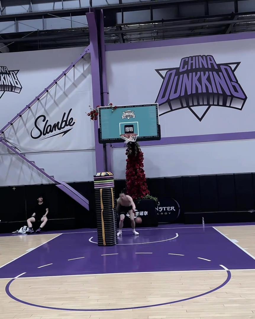 兄弟，這個(gè)摸高如何？