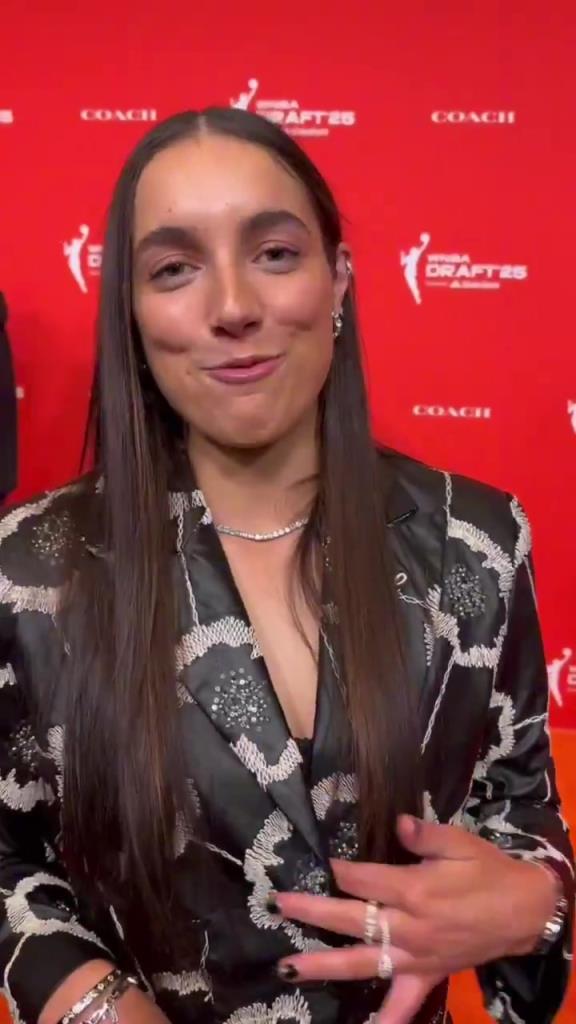 少爺真全能??！威少還幫WNBA新秀妹子們?cè)O(shè)計(jì)今晚的服裝