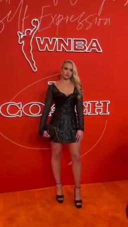 海莉選秀夜紅毯秀，人氣和顏值在這屆都是數(shù)一數(shù)二